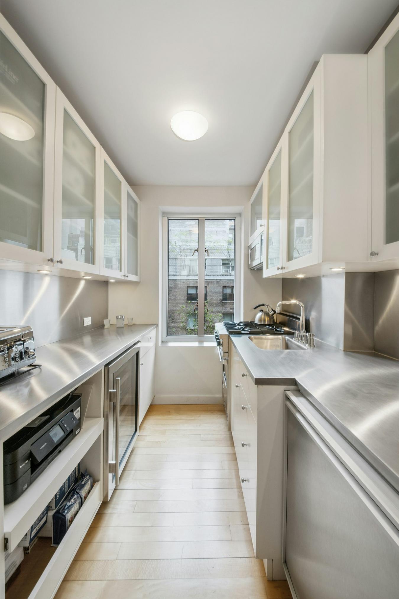 New York, New York, 10019, United States, 2 Bedrooms Bedrooms, ,3 BathroomsBathrooms,Residential,For Sale,1999244