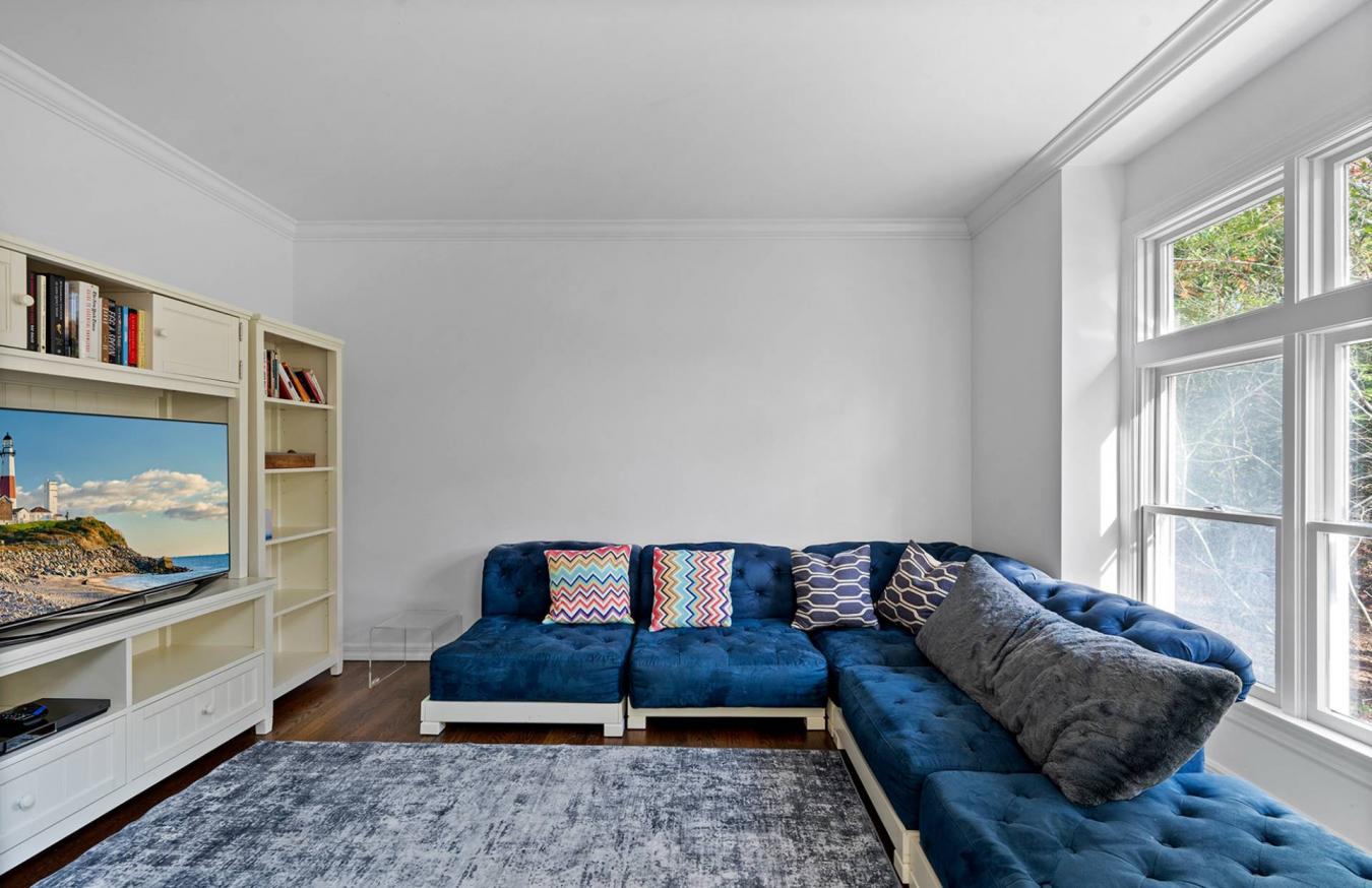 Wainscott, New York, 11975, United States, 4 Bedrooms Bedrooms, ,3 BathroomsBathrooms,Residential,For Sale,1999243