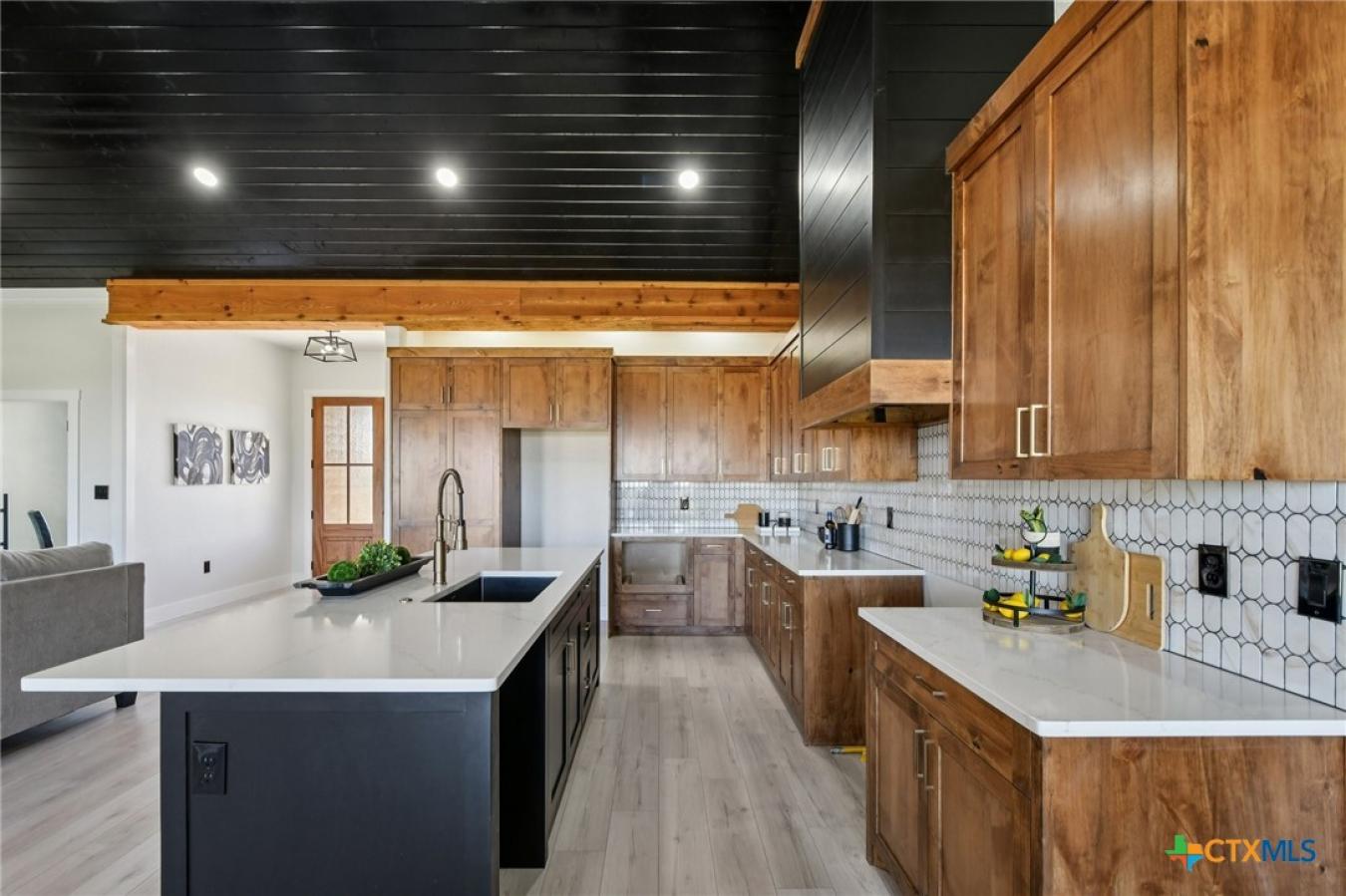 Salado, Bell, 76571, United States, 4 Bedrooms Bedrooms, ,3 BathroomsBathrooms,Residential,For Sale,1999545