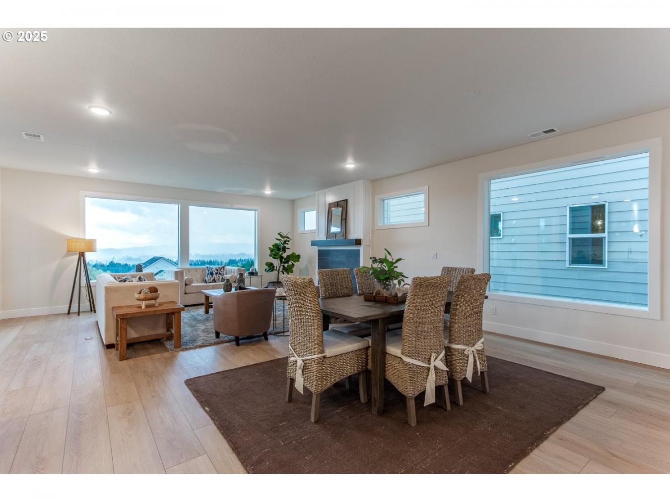 Portland, Washington, 97224, United States, ,Residential,For Sale,1999544