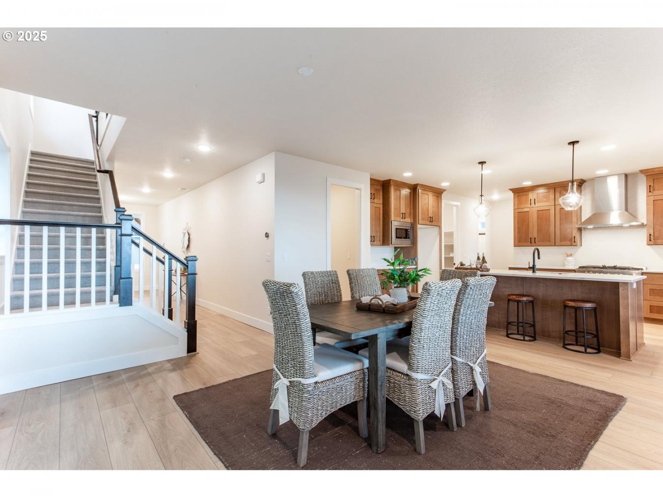 Portland, Washington, 97224, United States, ,Residential,For Sale,1999544