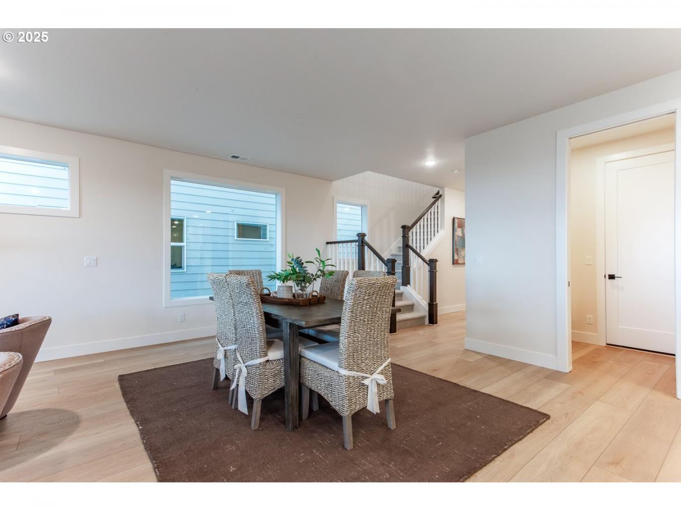 Portland, Washington, 97224, United States, ,Residential,For Sale,1999544