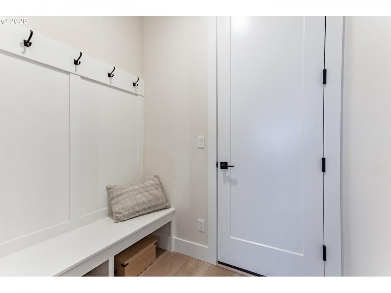 Portland, Washington, 97224, United States, ,Residential,For Sale,1999544