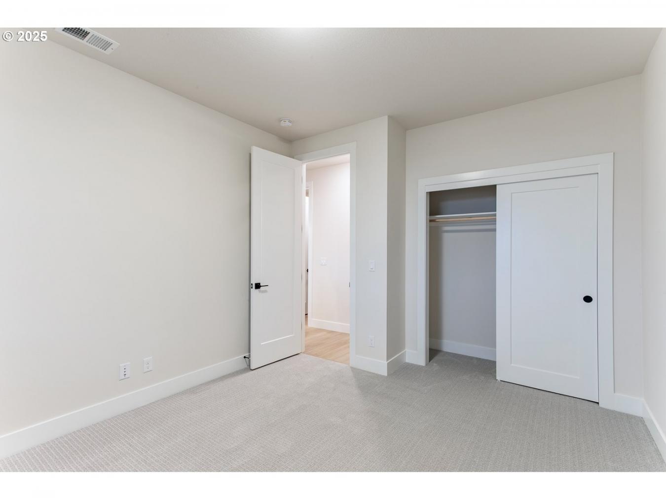 Portland, Washington, 97224, United States, ,Residential,For Sale,1999544