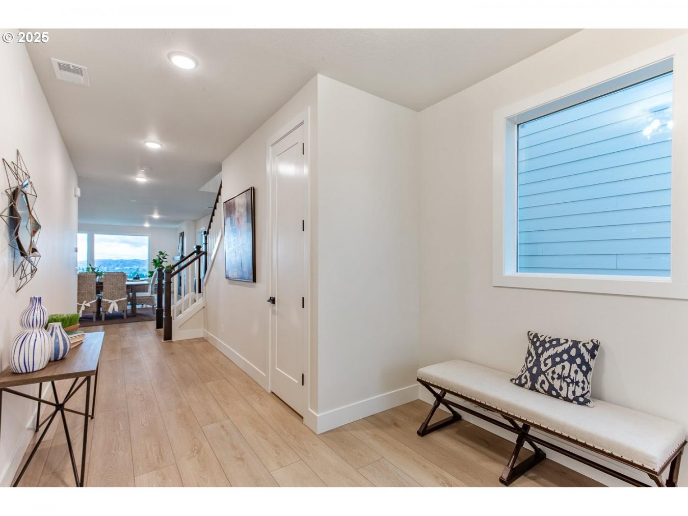 Portland, Washington, 97224, United States, ,Residential,For Sale,1999544