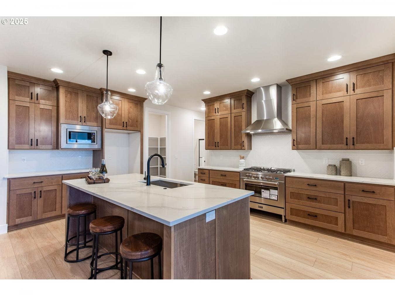 Portland, Washington, 97224, United States, ,Residential,For Sale,1999544