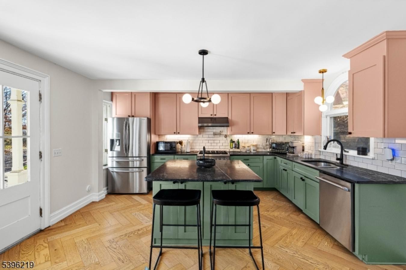 Watchung, Somerset, 07069, United States, 7 Bedrooms Bedrooms, ,5 BathroomsBathrooms,Residential,For Sale,1999537