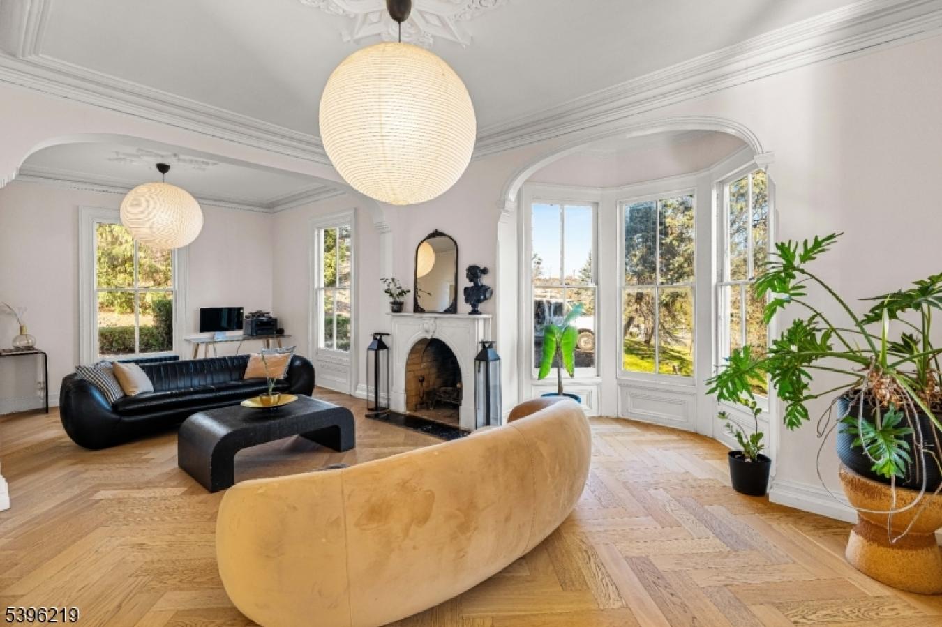 Watchung, Somerset, 07069, United States, 7 Bedrooms Bedrooms, ,5 BathroomsBathrooms,Residential,For Sale,1999537