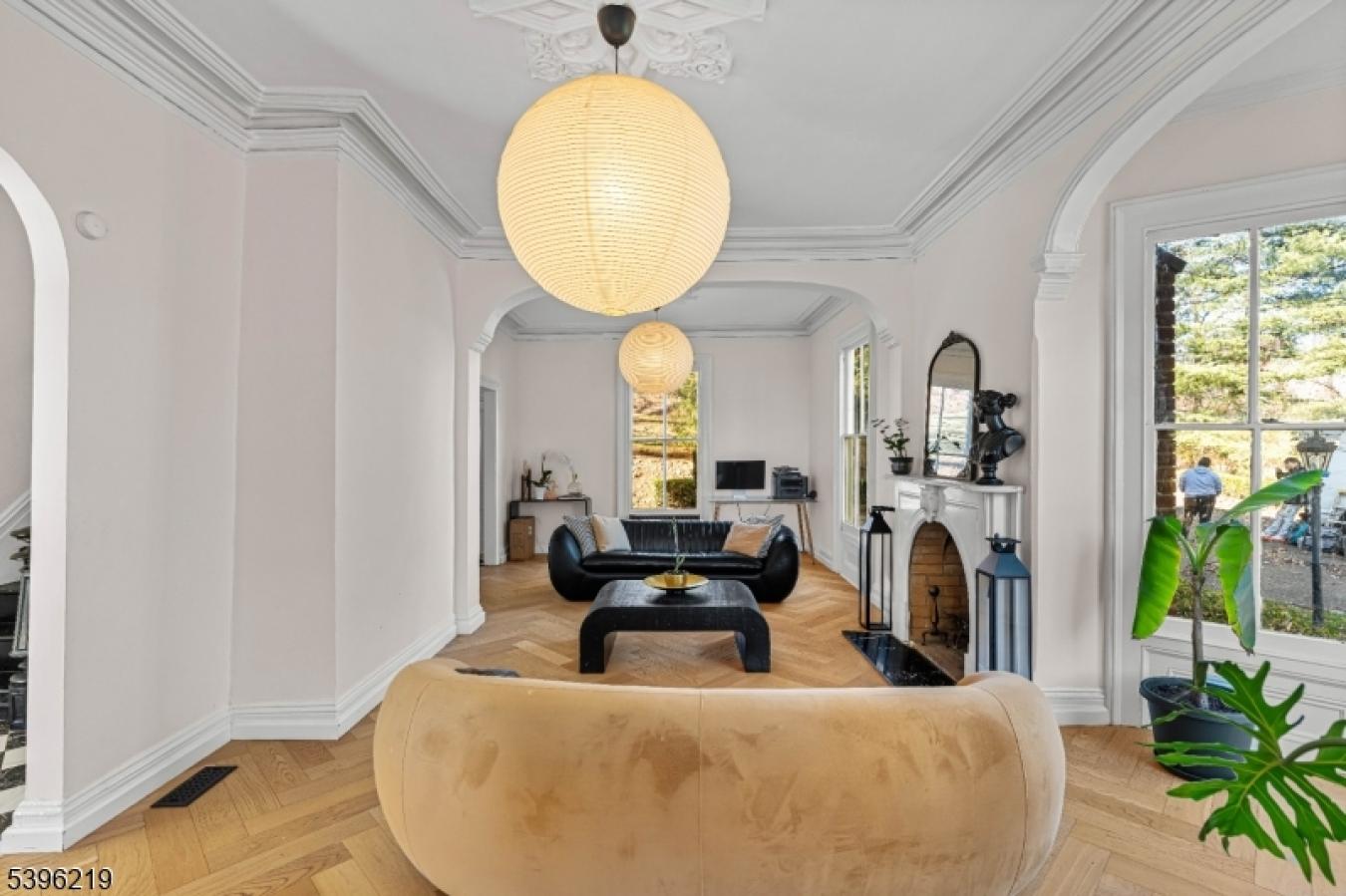 Watchung, Somerset, 07069, United States, 7 Bedrooms Bedrooms, ,5 BathroomsBathrooms,Residential,For Sale,1999537