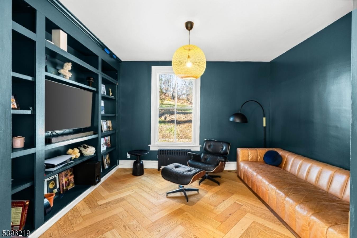 Watchung, Somerset, 07069, United States, 7 Bedrooms Bedrooms, ,5 BathroomsBathrooms,Residential,For Sale,1999537