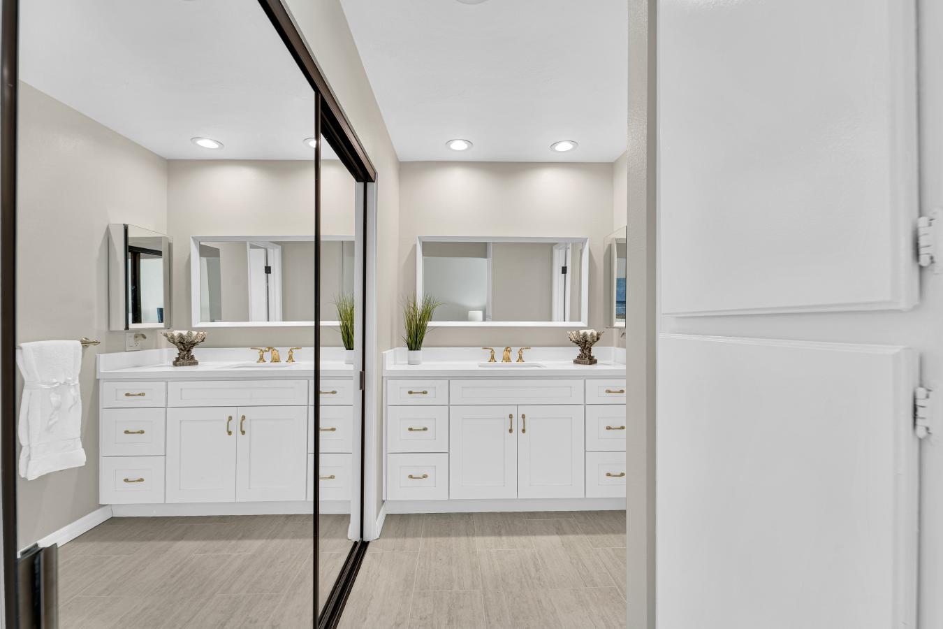 Woodland Hills, Los Angeles, 91367, United States, 2 Bedrooms Bedrooms, ,2 BathroomsBathrooms,Residential,For Sale,2000172