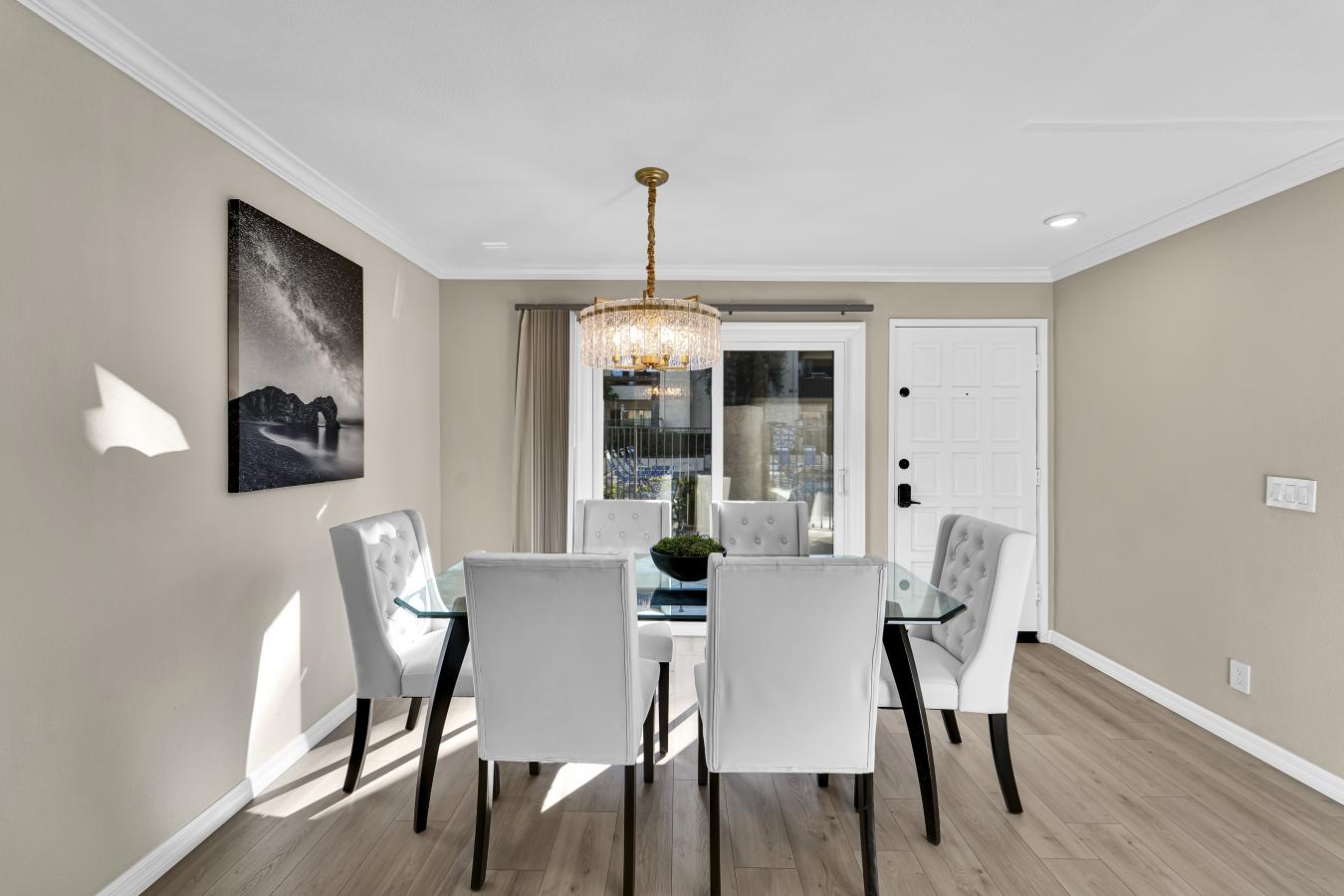 Woodland Hills, Los Angeles, 91367, United States, 2 Bedrooms Bedrooms, ,2 BathroomsBathrooms,Residential,For Sale,2000172