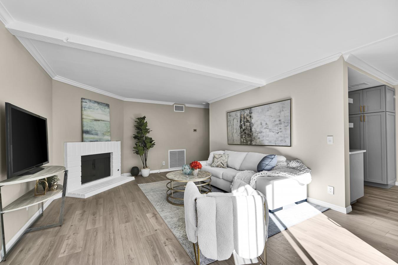 Woodland Hills, Los Angeles, 91367, United States, 2 Bedrooms Bedrooms, ,2 BathroomsBathrooms,Residential,For Sale,2000172