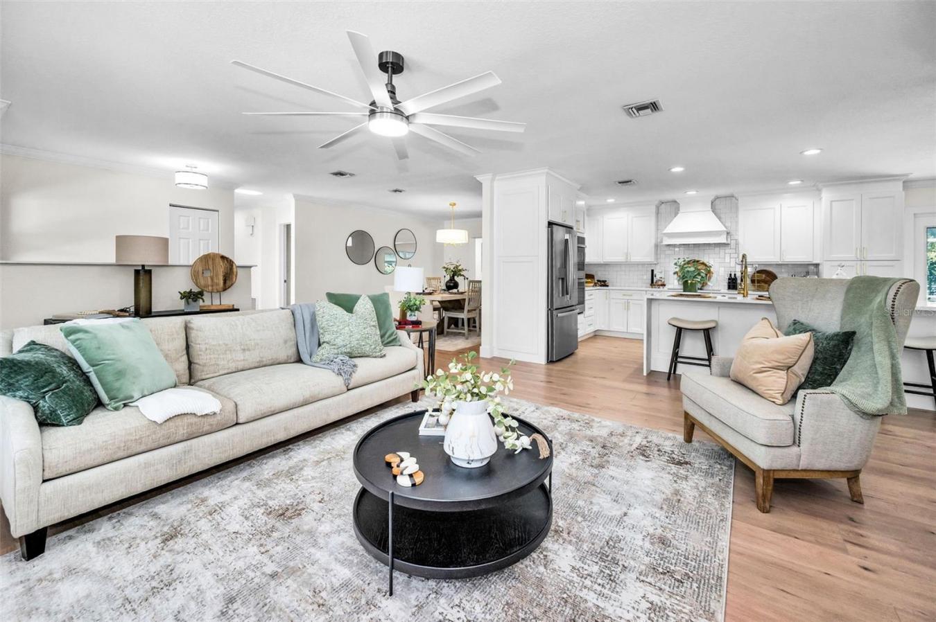 Tampa, Hillsborough, 33609, United States, 4 Bedrooms Bedrooms, ,3 BathroomsBathrooms,Residential,For Sale,1999538