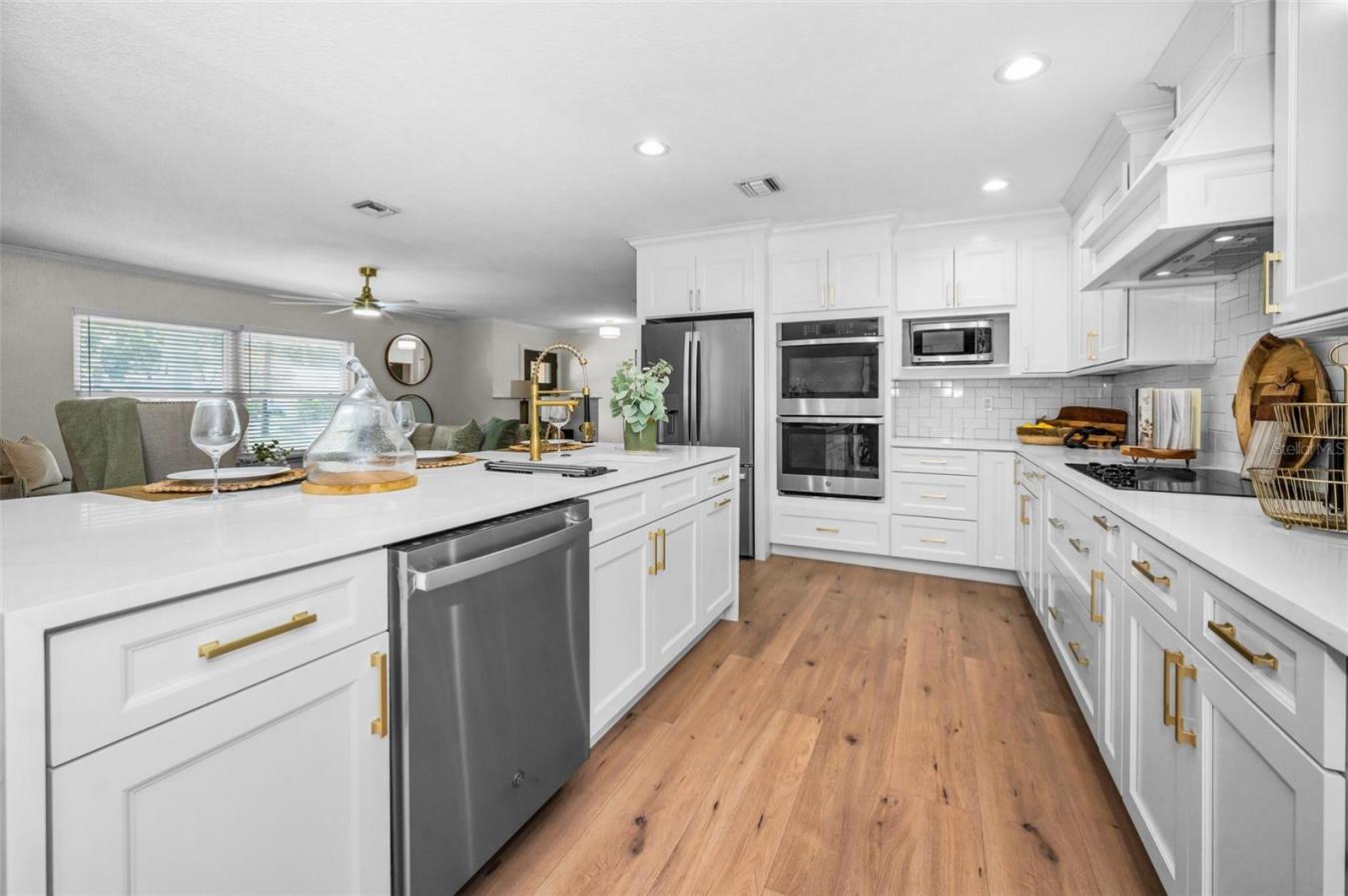 Tampa, Hillsborough, 33609, United States, 4 Bedrooms Bedrooms, ,3 BathroomsBathrooms,Residential,For Sale,1999538