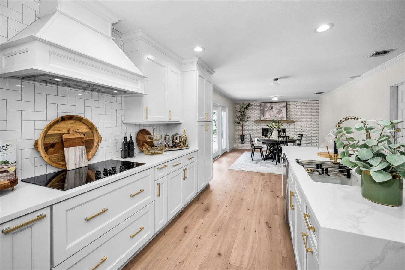 Tampa, Hillsborough, 33609, United States, 4 Bedrooms Bedrooms, ,3 BathroomsBathrooms,Residential,For Sale,1999538