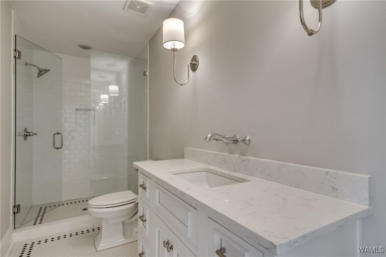 Tuscaloosa, Tuscaloosa, 35401, United States, 5 Bedrooms Bedrooms, ,2 BathroomsBathrooms,Residential,For Sale,2000165