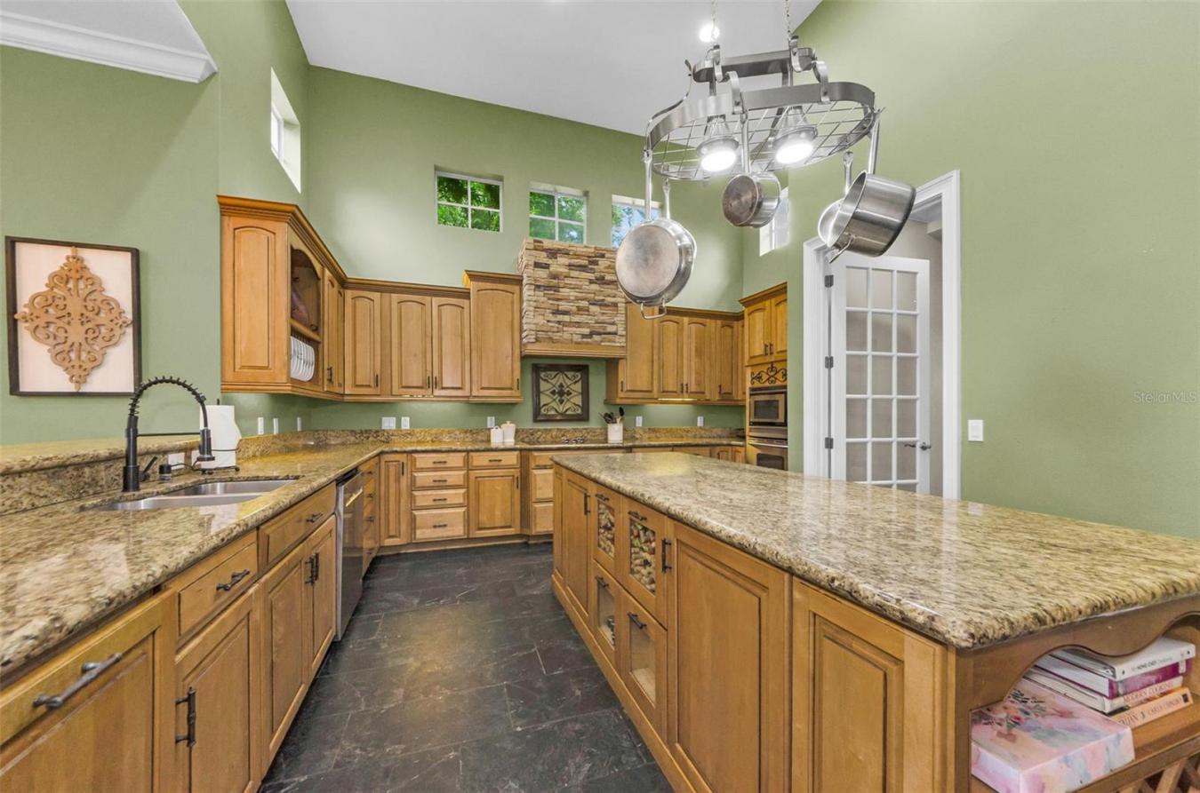 Holiday, Pasco, 34691, United States, 4 Bedrooms Bedrooms, ,4 BathroomsBathrooms,Residential,For Sale,1999533