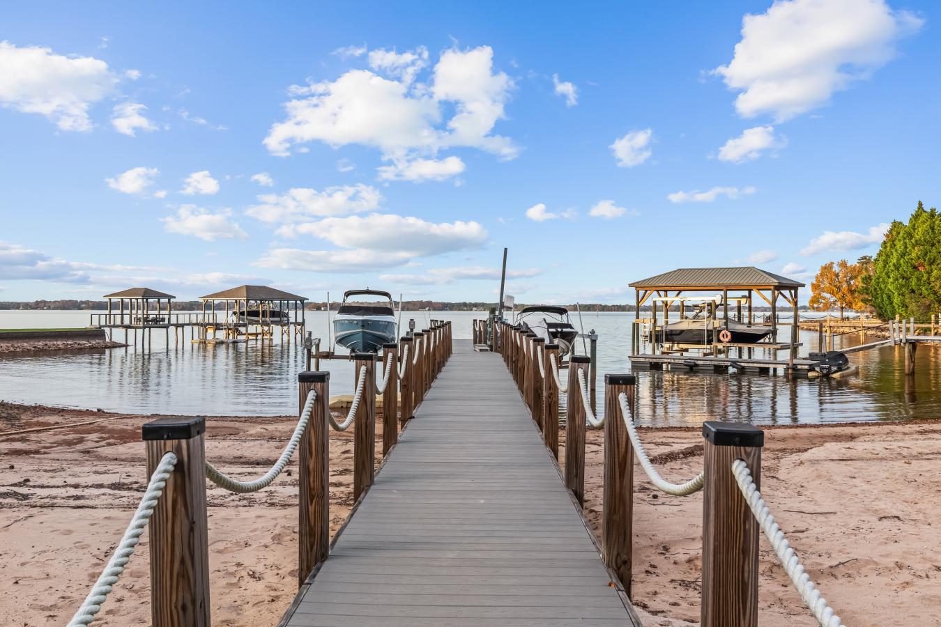 Cornelius, Mecklenburg, 28031, United States, 5 Bedrooms Bedrooms, ,4 BathroomsBathrooms,Residential,For Sale,2000155