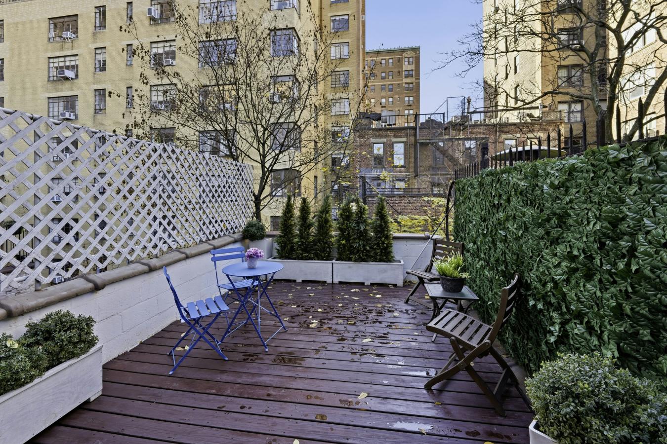 New York, New York, 10024, United States, 4 Bedrooms Bedrooms, ,3 BathroomsBathrooms,Residential,For Sale,2000151