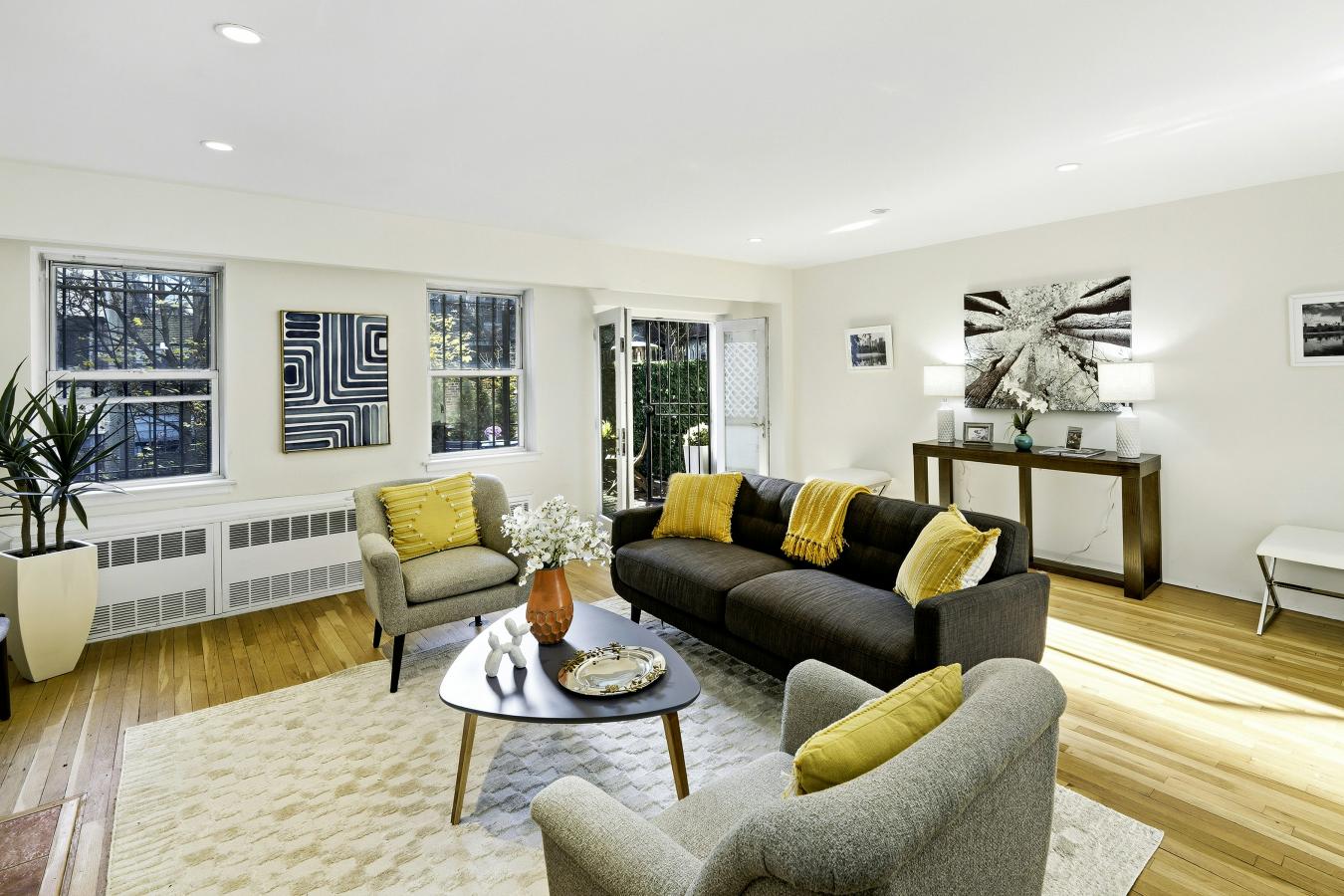 New York, New York, 10024, United States, 4 Bedrooms Bedrooms, ,3 BathroomsBathrooms,Residential,For Sale,2000151