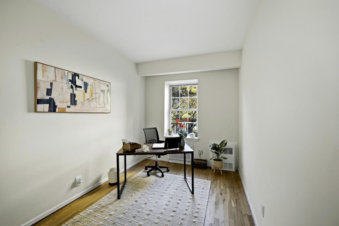 New York, New York, 10024, United States, 4 Bedrooms Bedrooms, ,3 BathroomsBathrooms,Residential,For Sale,2000151