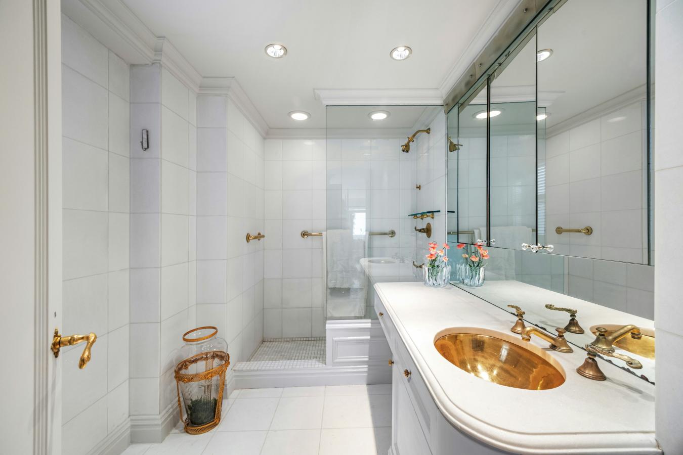 New York, New York, 10065, United States, 3 Bedrooms Bedrooms, ,3 BathroomsBathrooms,Residential,For Sale,2000149