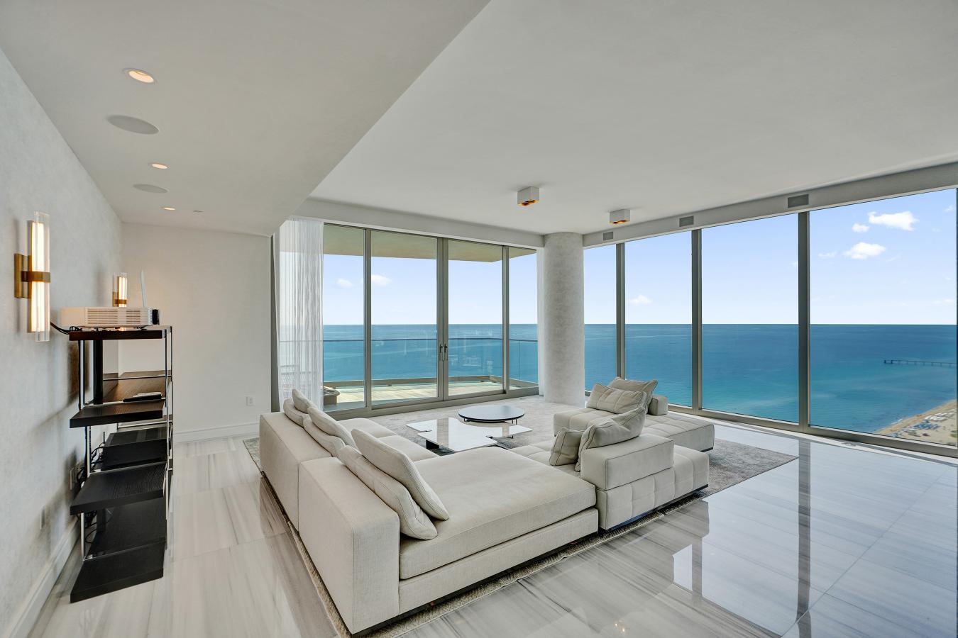 Sunny Isles Beach, Florida, 33160, United States, 5 Bedrooms Bedrooms, ,7 BathroomsBathrooms,Residential,For Sale,2045319