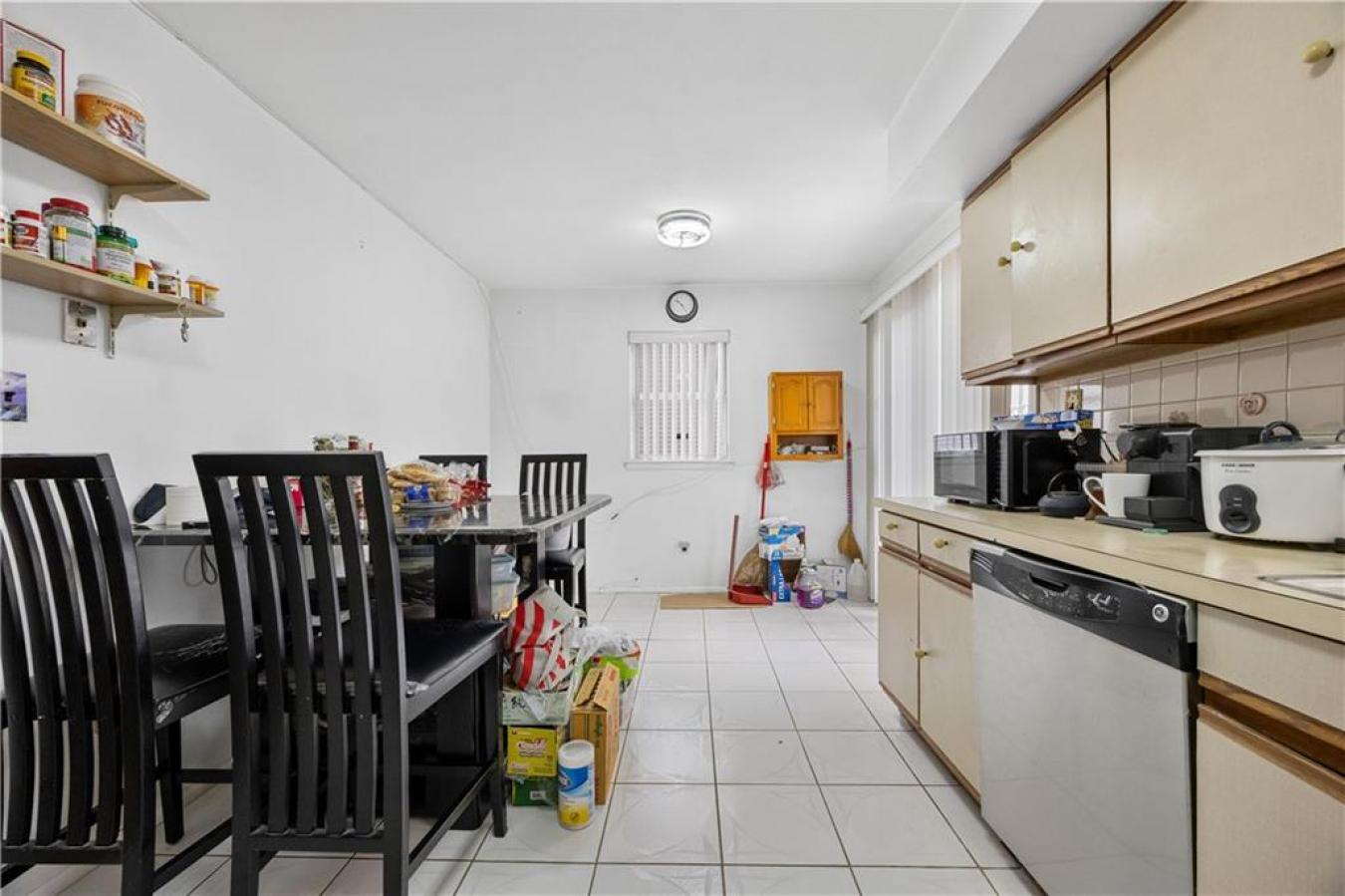 Staten Island, Staten Island, 10305, United States, ,Residential,For Sale,2001302