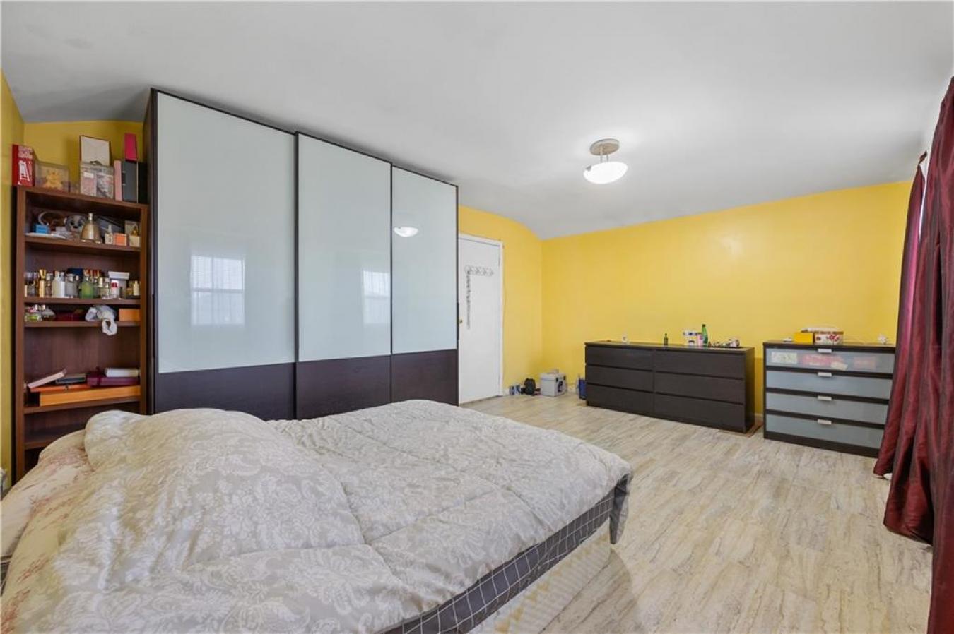 Staten Island, Staten Island, 10305, United States, ,Residential,For Sale,2001302