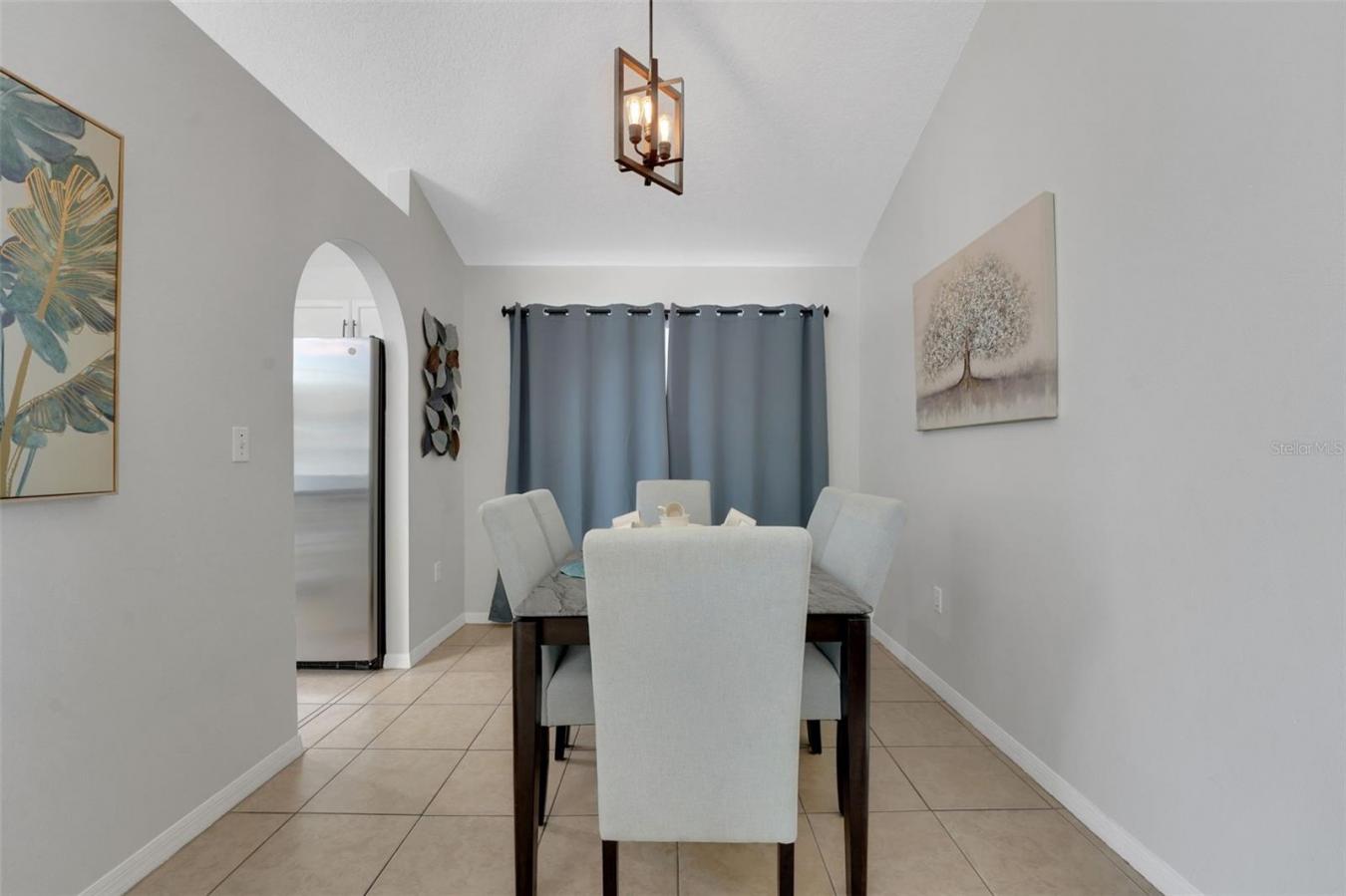 This gorgeous 5-bedroom, 3-bathroom pool home in the desirable Creeksi – image 15