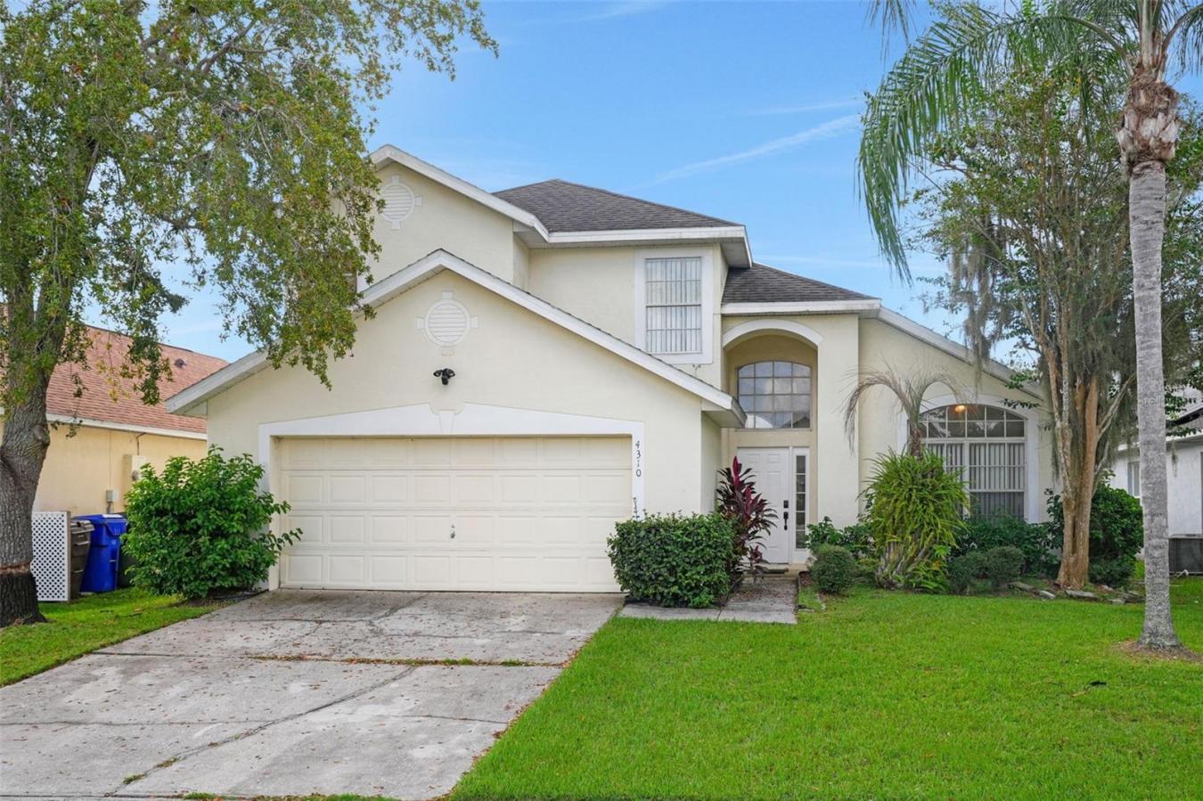 This gorgeous 5-bedroom, 3-bathroom pool home in the desirable Creeksi – image 2