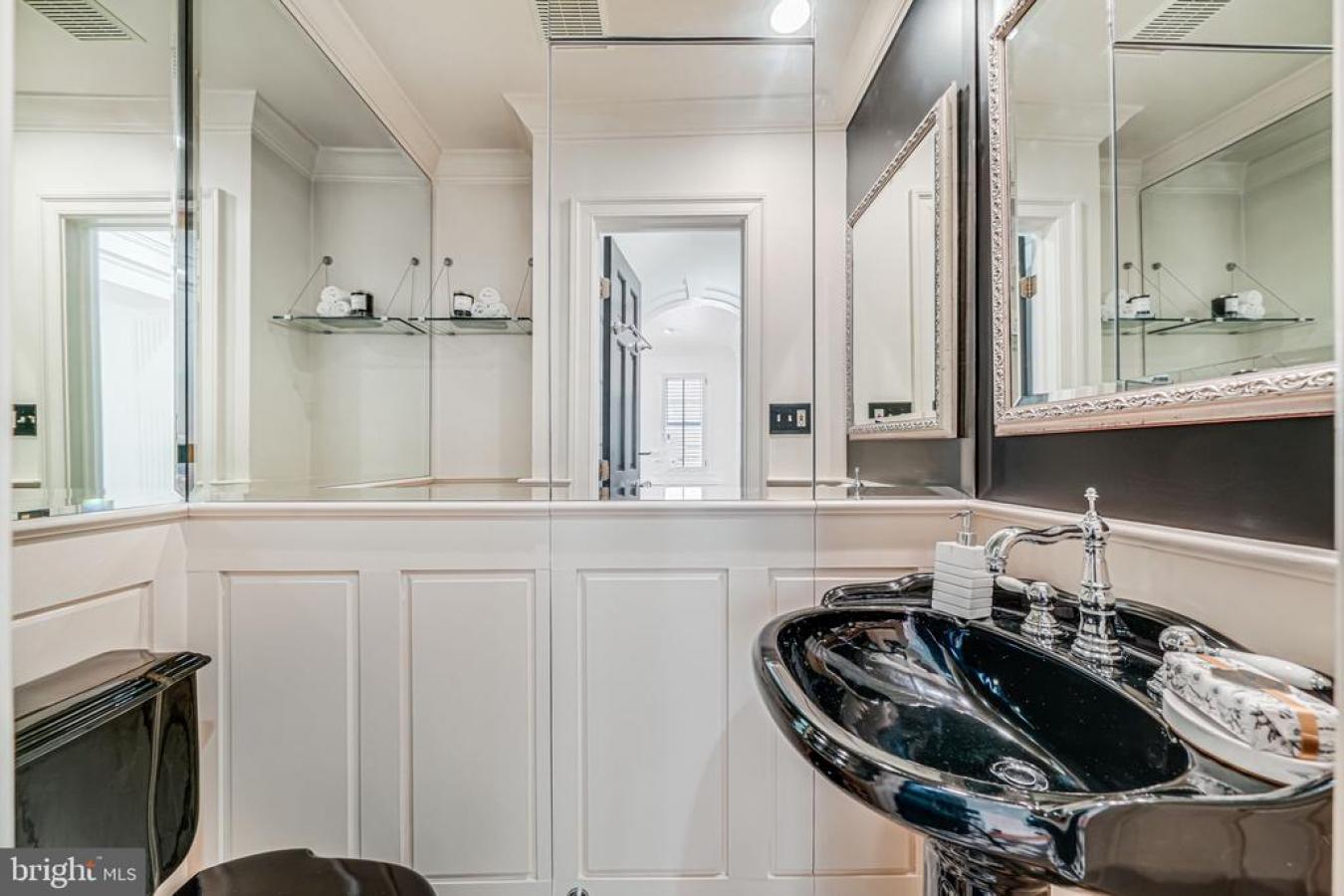 CHEVY CHASE, MONTGOMERY, 20815, United States, ,Residential,For Sale,2001296