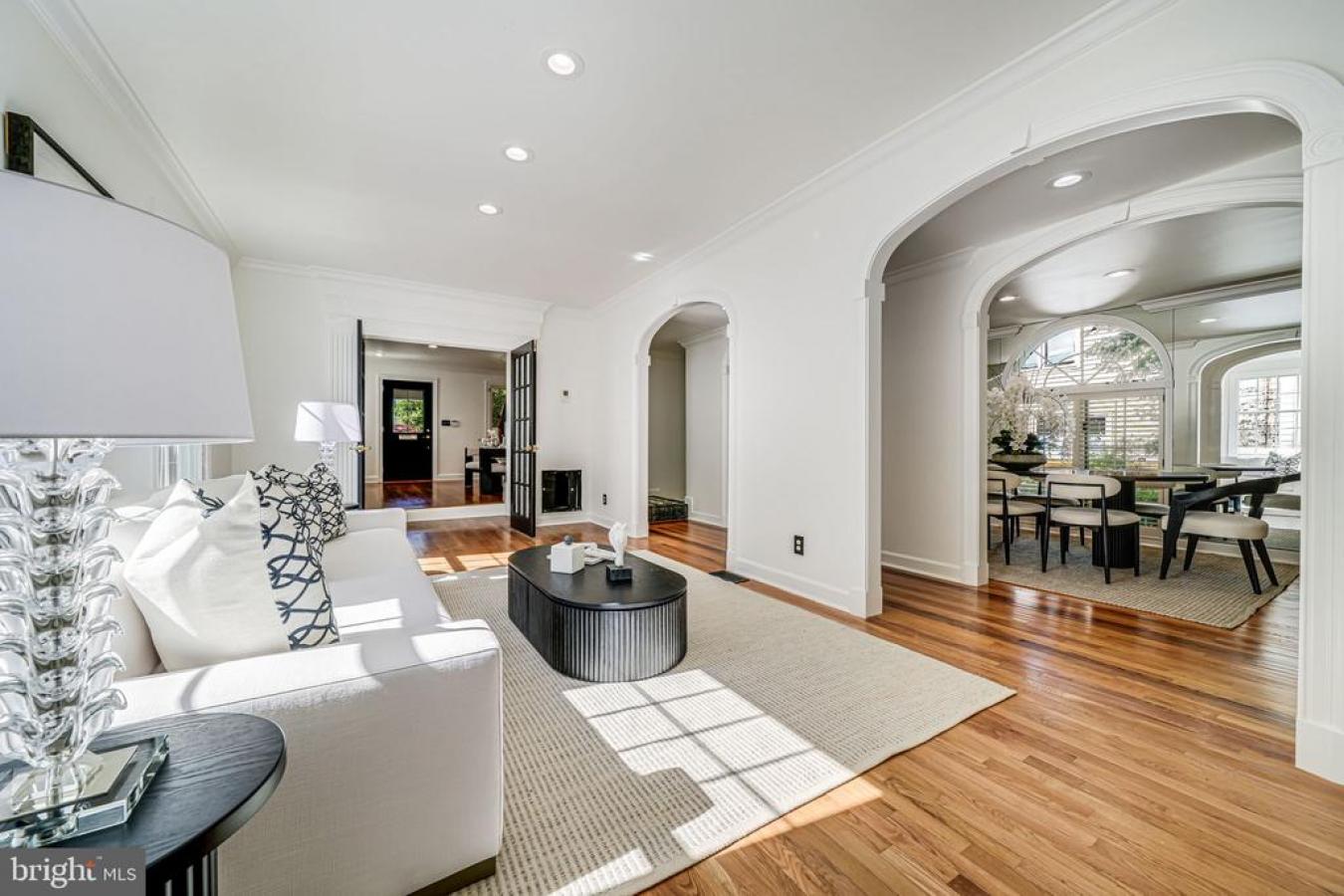 CHEVY CHASE, MONTGOMERY, 20815, United States, ,Residential,For Sale,2001296