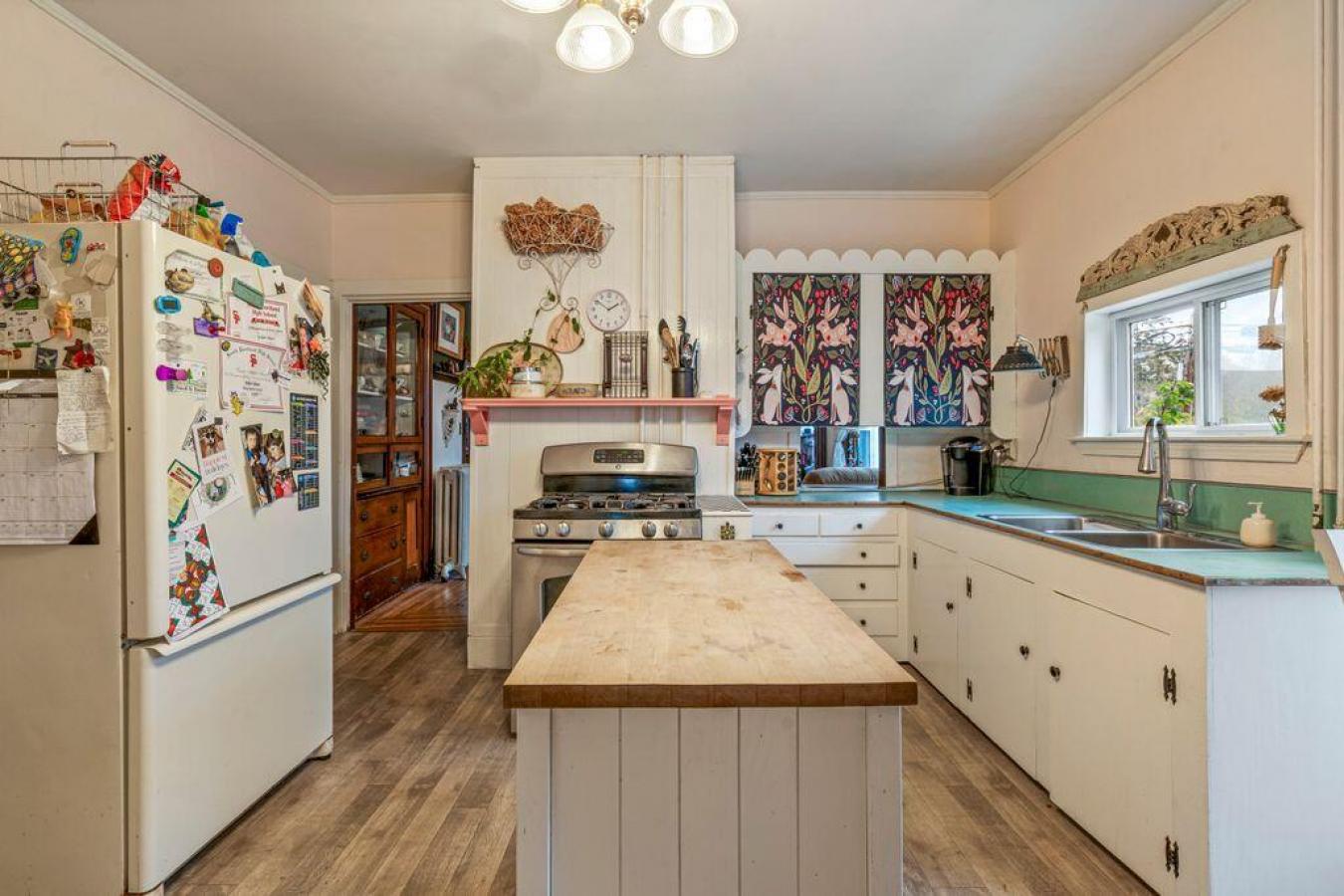 South Portland, Cumberland, 04106, United States, ,Residential,For Sale,2001292