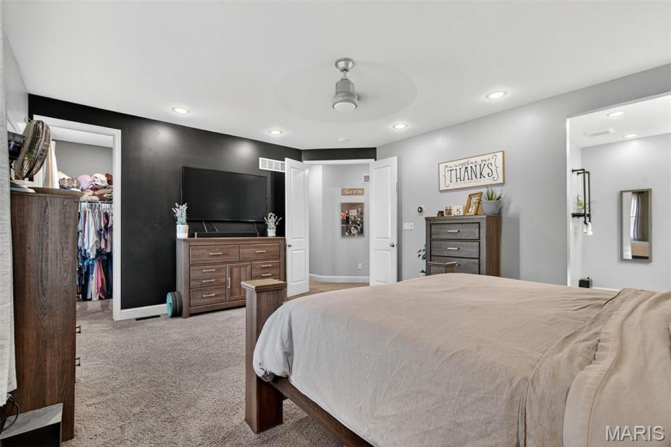 St Charles, St. Charles, 63301, United States, 5 Bedrooms Bedrooms, ,2 BathroomsBathrooms,Residential,For Sale,2001291