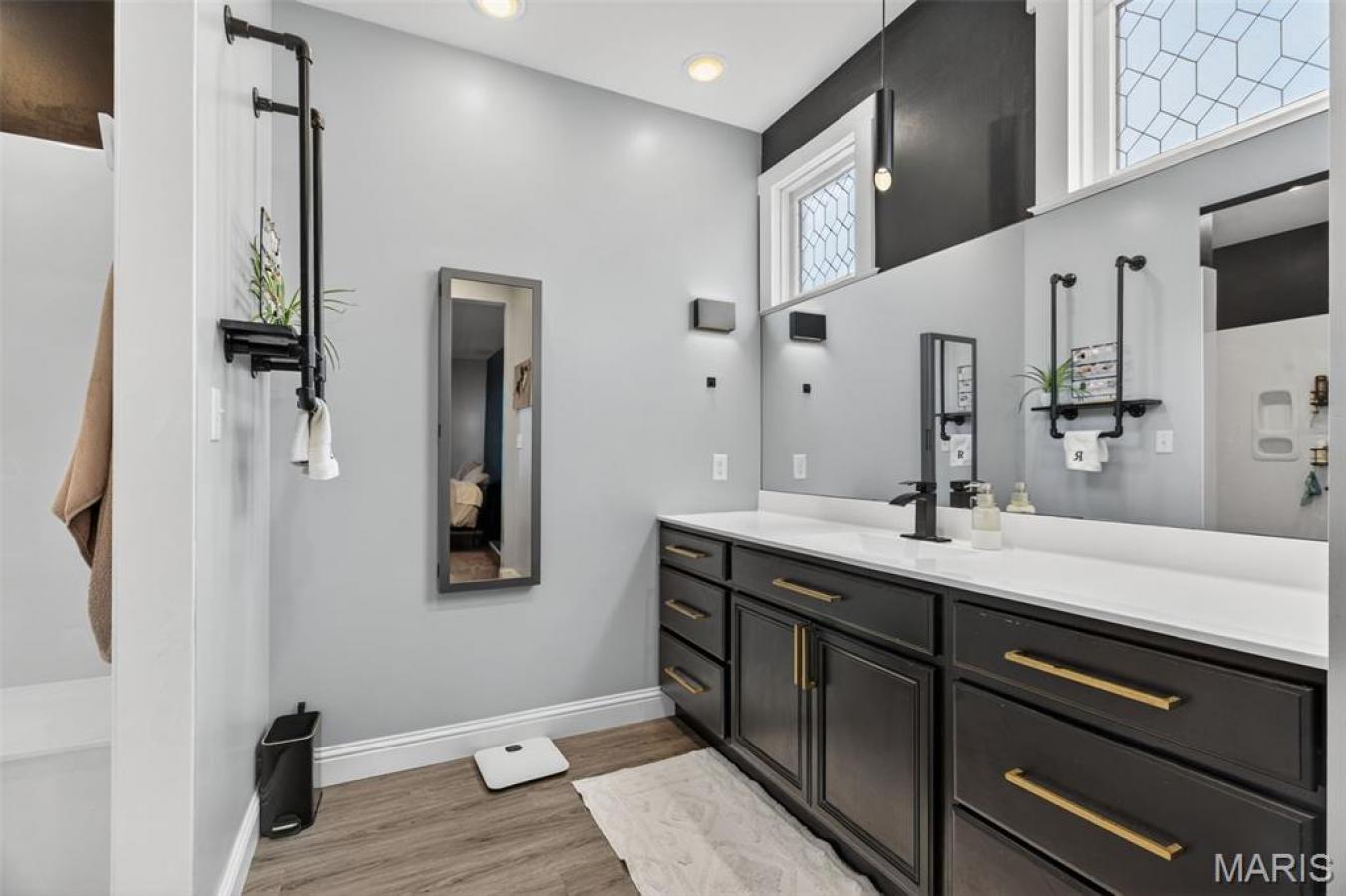 St Charles, St. Charles, 63301, United States, 5 Bedrooms Bedrooms, ,2 BathroomsBathrooms,Residential,For Sale,2001291