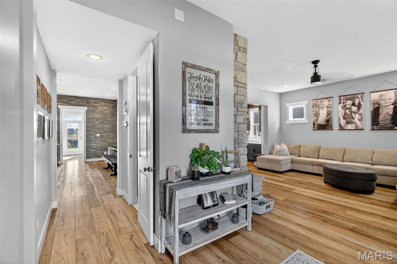 St Charles, St. Charles, 63301, United States, 5 Bedrooms Bedrooms, ,2 BathroomsBathrooms,Residential,For Sale,2001291