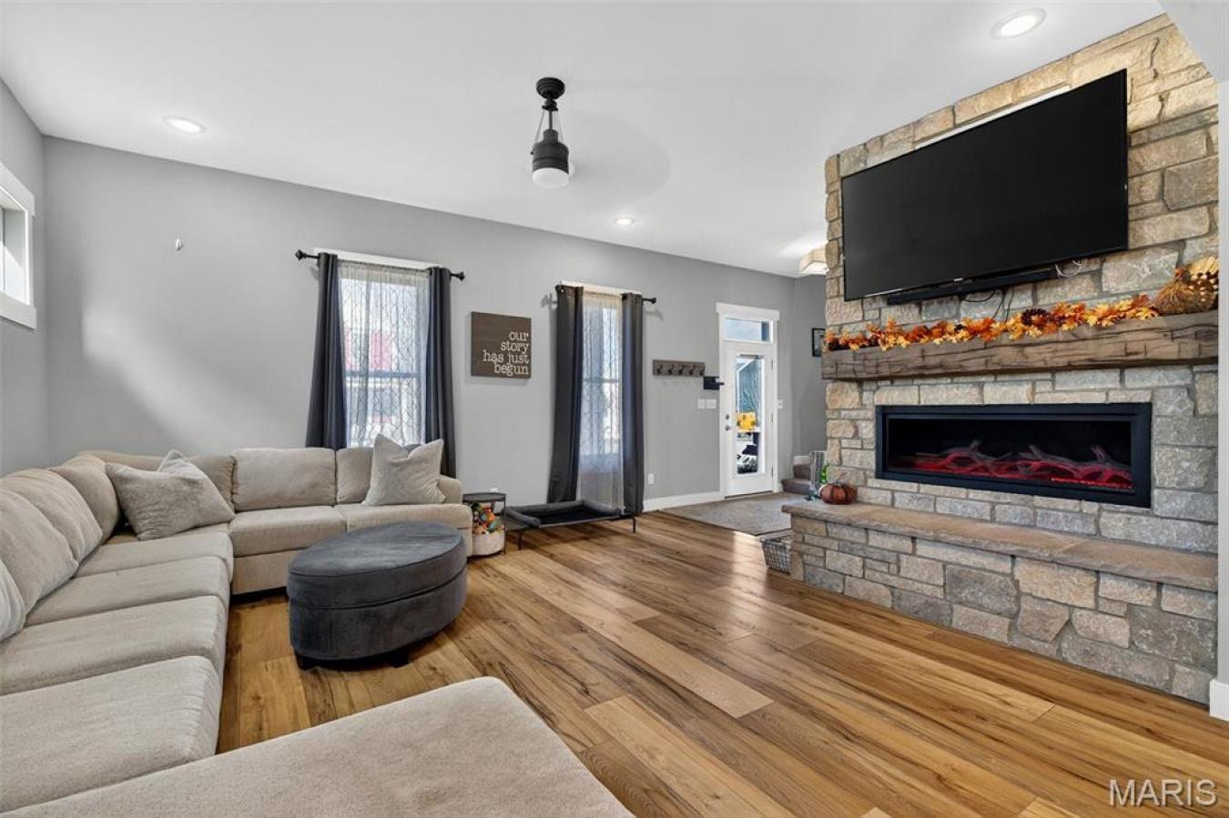 St Charles, St. Charles, 63301, United States, 5 Bedrooms Bedrooms, ,2 BathroomsBathrooms,Residential,For Sale,2001291