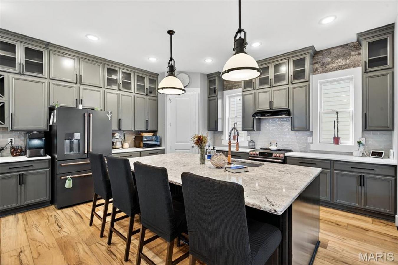 St Charles, St. Charles, 63301, United States, 5 Bedrooms Bedrooms, ,2 BathroomsBathrooms,Residential,For Sale,2001291