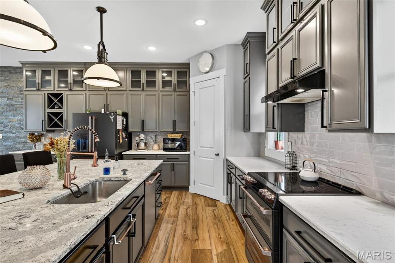 St Charles, St. Charles, 63301, United States, 5 Bedrooms Bedrooms, ,2 BathroomsBathrooms,Residential,For Sale,2001291