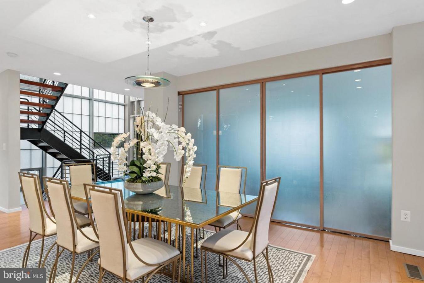 ARLINGTON, Virginia, 22205, United States, 4 Bedrooms Bedrooms, ,3 BathroomsBathrooms,Residential,For Sale,2000144