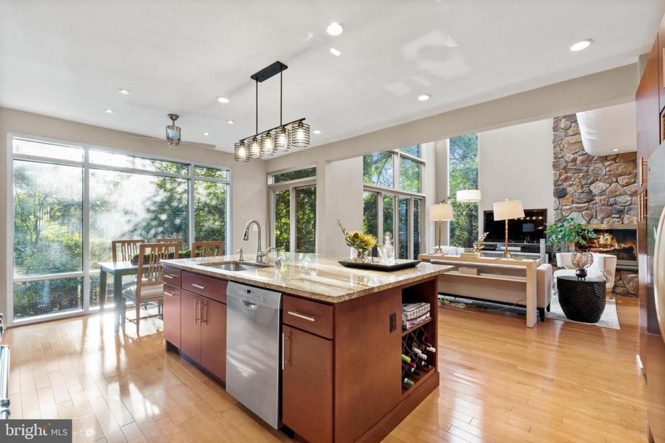 ARLINGTON, Virginia, 22205, United States, 4 Bedrooms Bedrooms, ,3 BathroomsBathrooms,Residential,For Sale,2000144