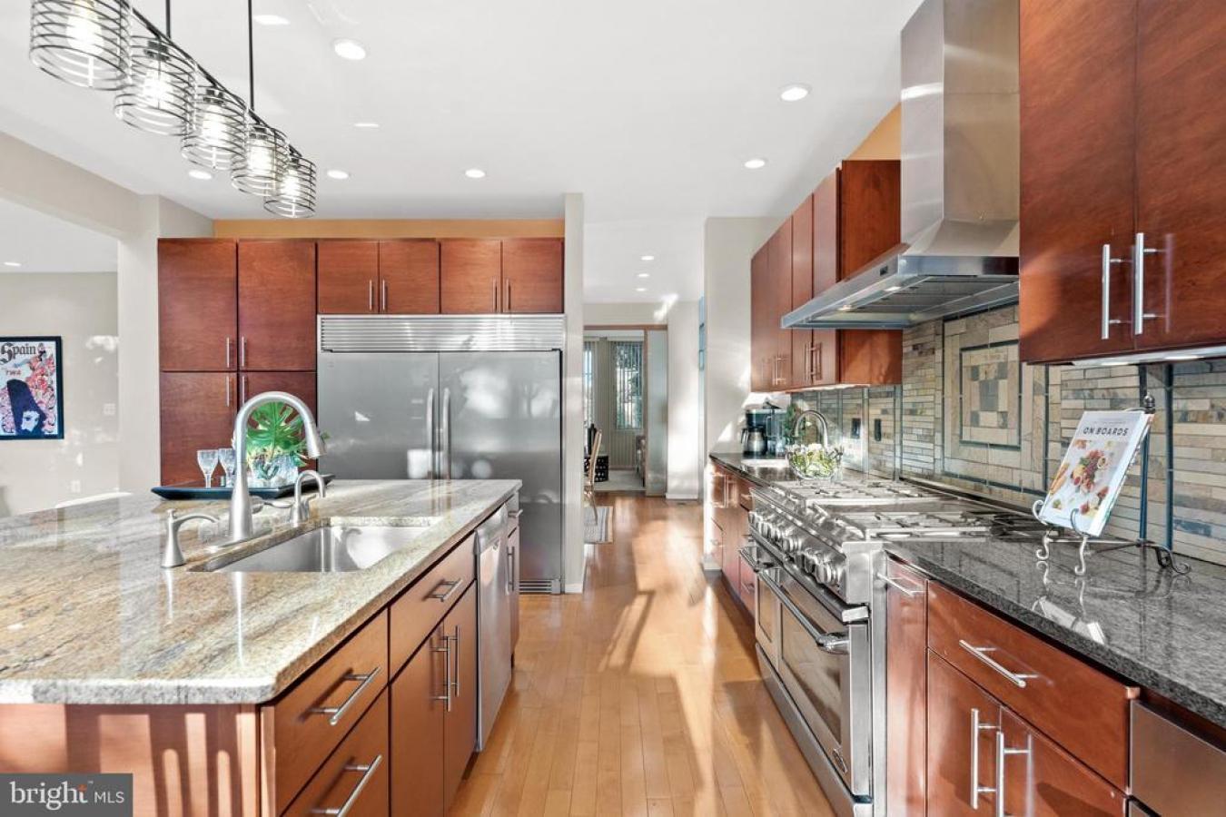 ARLINGTON, Virginia, 22205, United States, 4 Bedrooms Bedrooms, ,3 BathroomsBathrooms,Residential,For Sale,2000144