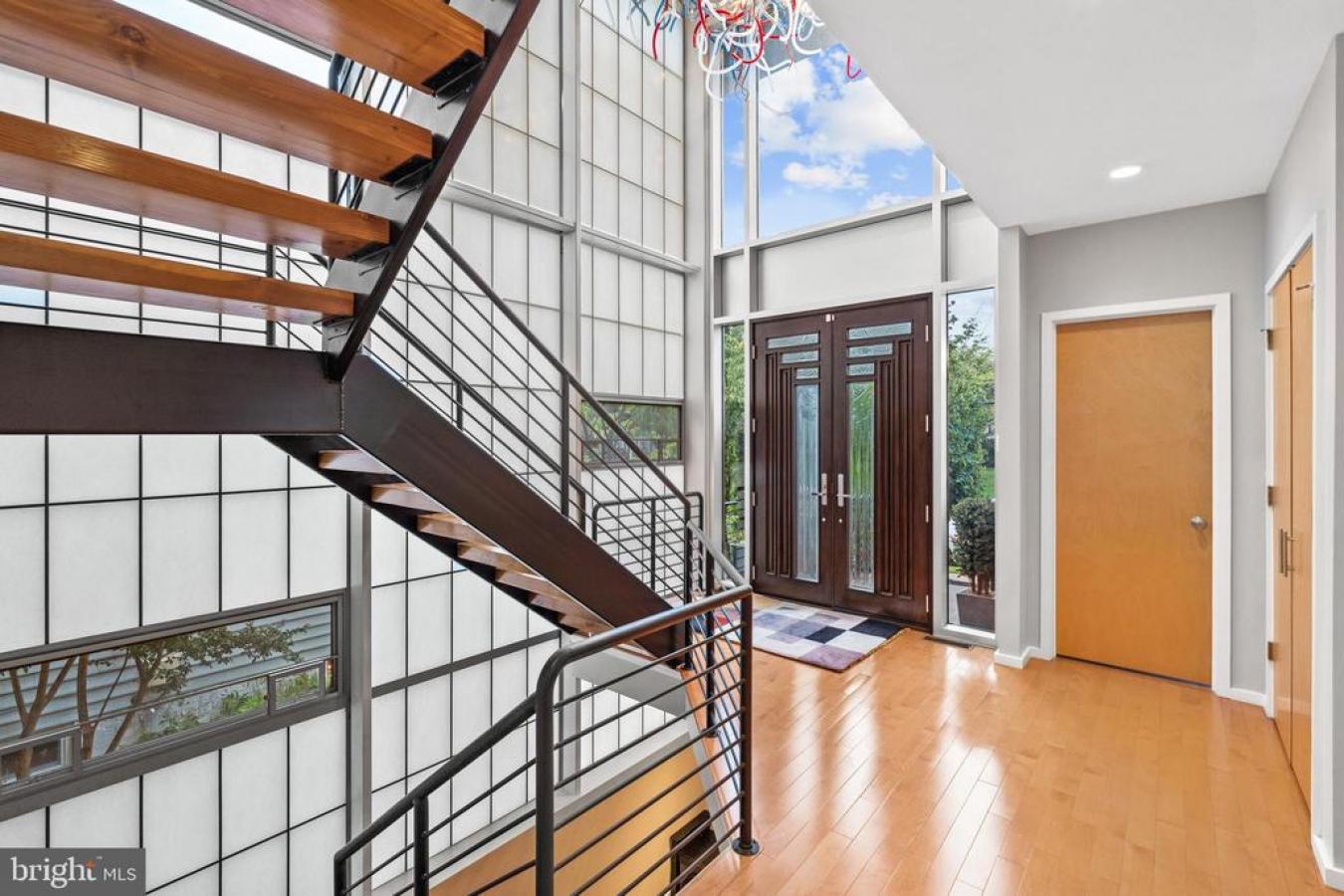 ARLINGTON, Virginia, 22205, United States, 4 Bedrooms Bedrooms, ,3 BathroomsBathrooms,Residential,For Sale,2000144