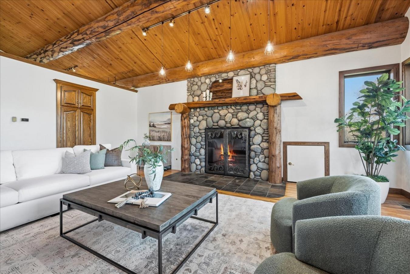 Lincoln, Placer, 95648, United States, 4 Bedrooms Bedrooms, ,3 BathroomsBathrooms,Residential,For Sale,2001290