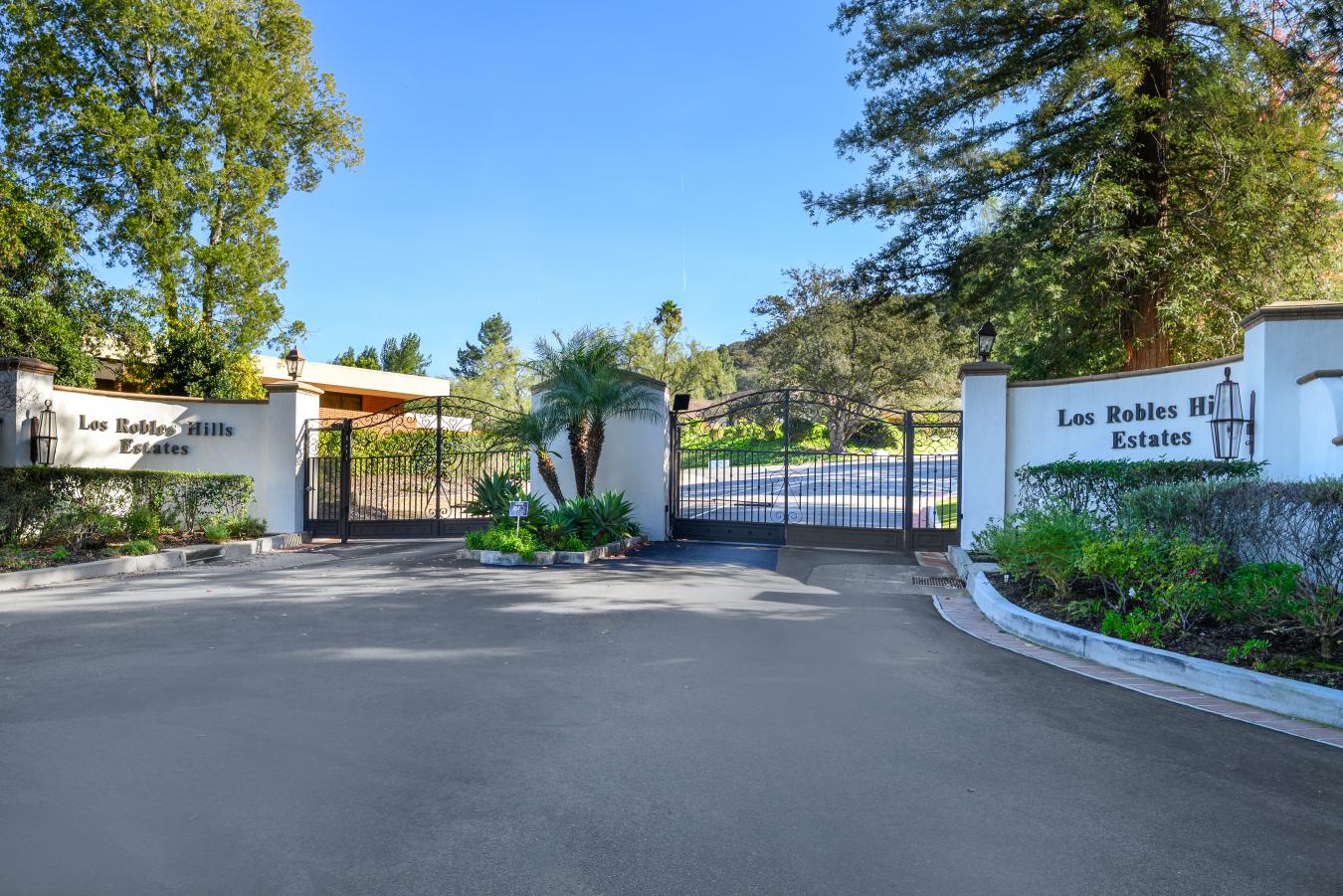 Thousand Oaks, Ventura, 91361, United States, 4 Bedrooms Bedrooms, ,4 BathroomsBathrooms,Residential,For Sale,2001289