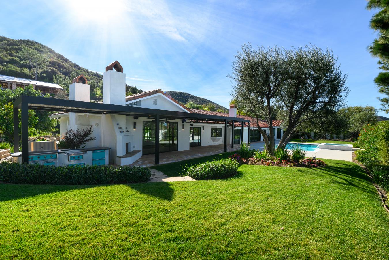 Thousand Oaks, Ventura, 91361, United States, 4 Bedrooms Bedrooms, ,4 BathroomsBathrooms,Residential,For Sale,2001289