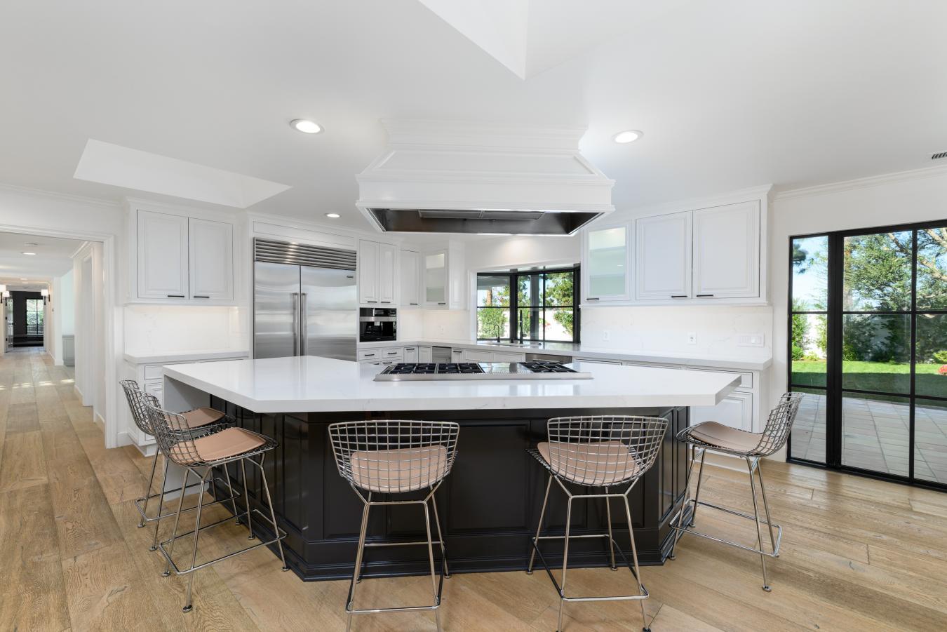 Thousand Oaks, Ventura, 91361, United States, 4 Bedrooms Bedrooms, ,4 BathroomsBathrooms,Residential,For Sale,2001289