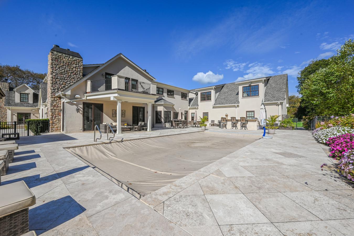 Oyster Bay, Nassau, 11771, United States, 9 Bedrooms Bedrooms, ,6 BathroomsBathrooms,Residential,For Sale,2001280